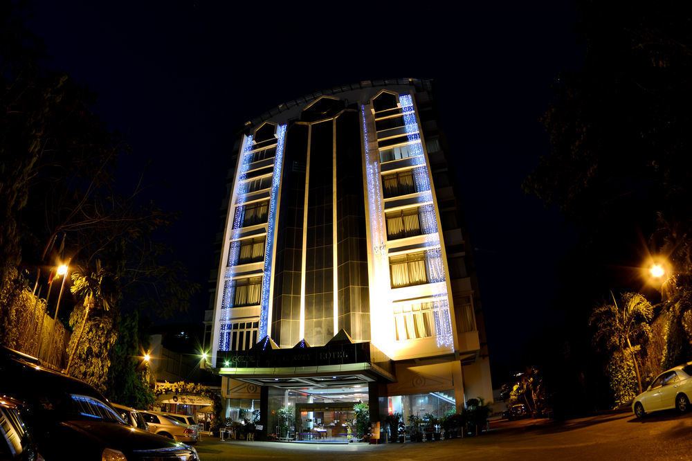 Golden Butterfly Hotel Yangon Exterior photo